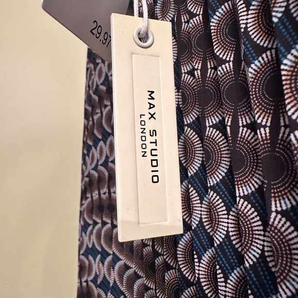 Elegant Max Studio Green and Brown Patterned Skirt - Picture 6 of 8